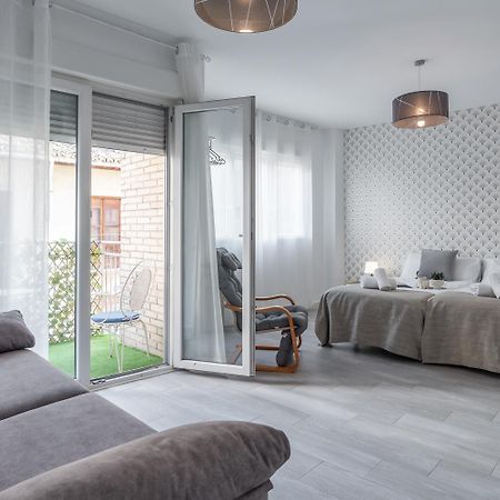 Tuguest Santa Paula III Apartment غرناطة المظهر الخارجي الصورة